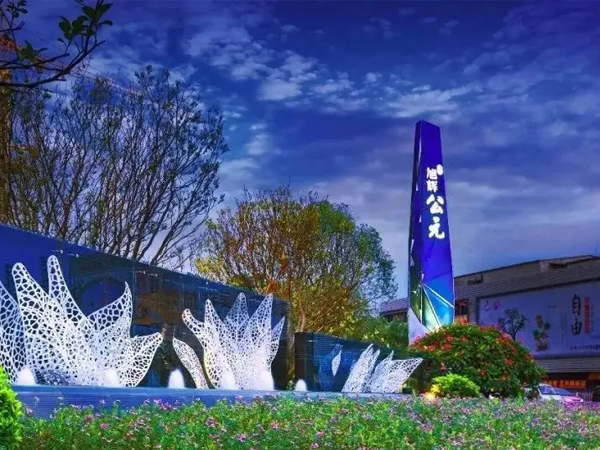 不銹鋼雕塑制作——精神堡壘不銹鋼藍色.jpg 不銹鋼雕塑制作——精神堡壘不銹鋼藍色.jpg